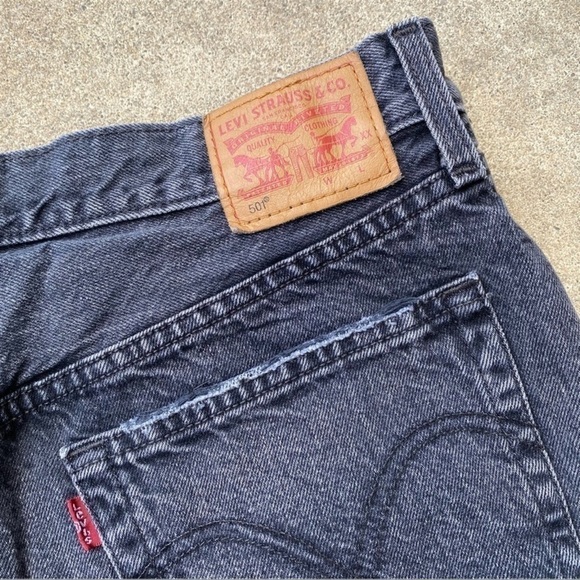 Levi’s 501 Button Fly Denim Shorts - Picture 3 of 4